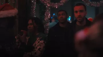 MINKPINK As Is Snow Leopard Knit Crew Neck Sweater porté par Charlie (Zoe Renee) comme on le voit dans Tell Me Lies (S02E08)