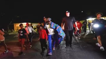 Nike Dunk Low Knicks worn by Kodak Black in Kodak Black - News Matt [Official Video]