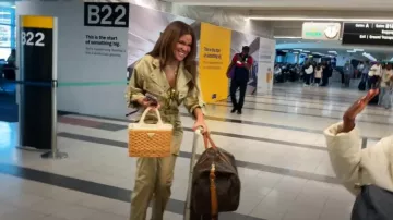 Mini sac fourre-tout en tissu tissé et lin mélangé Prada porté par Brynn Whitfield comme on le voit dans The Real Housewives of New York City (S15E11)