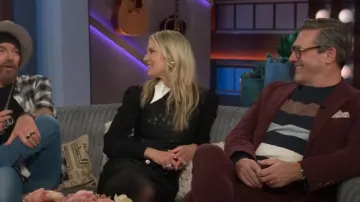 Mini-robe Versace Leopard Jacquard à manches longues portée par Ali Larter, vue dans le défilé Kelly Clarkson le 2 décembre 2024