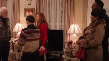 Coach Legacy Medium Pebbled Leather Carryall 28 worn by Barbara Howard (Sheryl Lee Ralph) as seen in Abbott Elementary (S04E08)