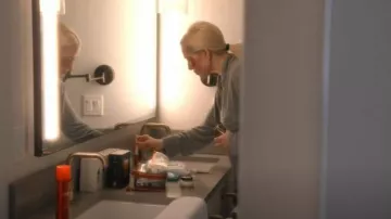 Ensemble de nuit Skims porté par Erika Girardi comme on le voit dans Les vraies femmes au foyer de Beverly Hills (S14E04)