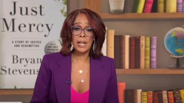 Blazer Banana Republic Lido en Deep Purple porté par Gayle King tel qu’on le voit dans CBS Mornings le 11 décembre 2024