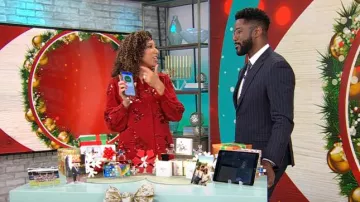 Chemise ornée de paillettes Chicos portée par Gabrielle Kerr telle qu’elle a été vue dans CBS Mornings le 12 décembre 2024