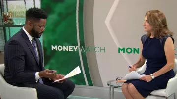 Ralph Lauren Robe midi en cachemire Black Label portée par Jill Schlesinger telle que vue dans CBS Mornings le 12 décembre 2024