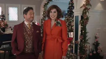 Badgley Mischka Vestido con cinturón Mikado Texturizado Fit & Flare usado por DeeDee Dashers (Vanessa Bayer) como se ve en Elsbeth (S02E06)