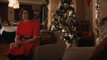 Minifalda de lana de Valentino Garavani usada por DeeDee Dashers (Vanessa Bayer) como se ve en Elsbeth (S02E06)
