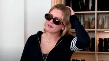 Lunettes de soleil Celine Triomphe 01 en acétate portées par Chloe Marks comme on le voit dans The Real Housewives of Salt Lake City (S05E12)
