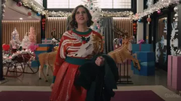 Alice + Olivia Chara Faux Croc Mini Dress usado por DeeDee Dashers (Vanessa Bayer) como se ve en Elsbeth (S02E06)