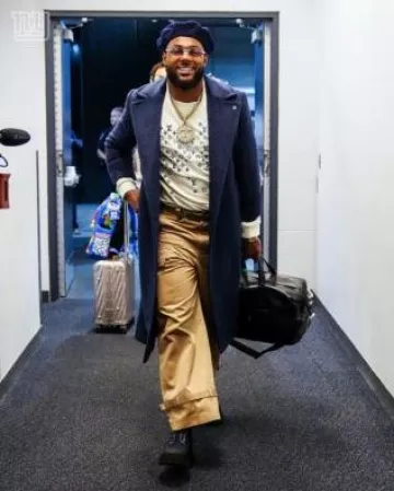 Bottines Gucci Navy Jumbo GG portées par Kayvon Thibodeaux sur le compte Instagram @nygiants