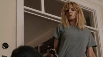 Outfits of Yellowstone: Kelly Reilly wears Grey T-Shirt to play Beth Dutton in season 5, episode 14
