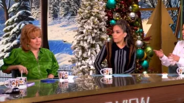 Cinq a Sept Holly Jacket usada por Joy Behar como se ve en The View el 10 de diciembre de 2024