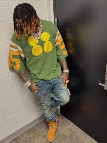 T Shirt Foot Kapital Vert Quatre Smiley porté par Moneybagg Yo sur le compte Instagram @moneybaggyo