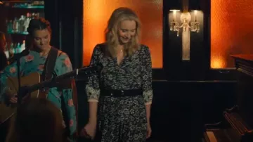 Gerard Darel Electra Maxi Robe portée par Lydia Morgan (Lisa Kudrow) comme on le voit dans No Good Deed (S01E08)