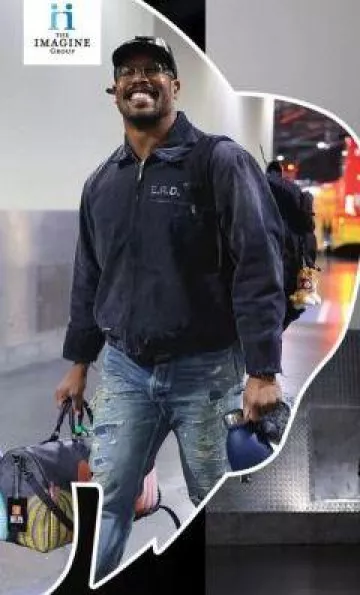 Enfants Riches Deprimés Veste de Romance Italienne en Détresse Noire portée par Von Miller sur le compte Instagram @buffalobills