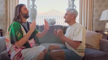 Jil Sander Camiseta texturizada a rayas usada por Tan France como se ve en Queer Eye (S09E04)