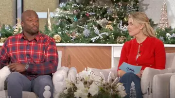 Cardigan en tricot lisse Zara porté par Amanda Kloots, comme on le voit dans The Talk le 13 décembre 2024