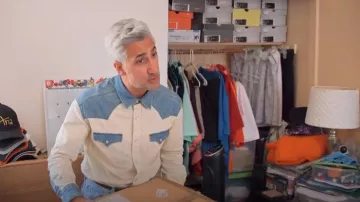 Mother The Tycoon Chemise portée par Tan France comme on le voit dans Queer Eye (S09E04)