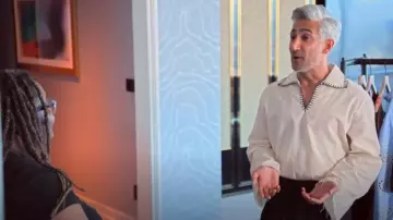 Perte D'ego Camisa Resort bordada a mano con punto de manta usada por Tan France como se ve en Queer Eye (S09E06)