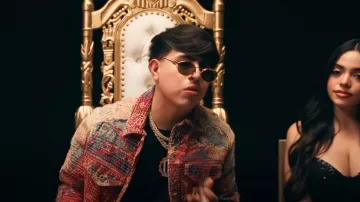 Gafas de sol Miu Miu Gold & Brown Oval Metal usadas por Oscar Maydon en Oscar Maydon - Otra Mentira [Official Video]