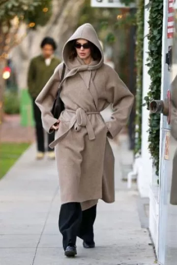 The Row Laguna Coat in Cashmere worn by Kendall Jenner in Los Angeles on December 13, 2024
