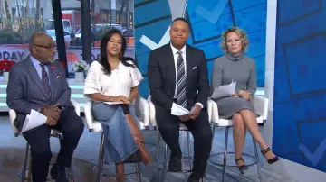 Eliza J Mock Neck Fit & Flare Sweater Dress usado por Dylan Dreyer como se ve en Today el 18 de diciembre de 2024