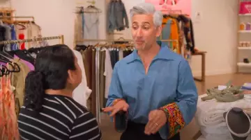 Camisa Perte D'Ego Denim Resort usada por Tan France como se ve en Queer Eye (S09E09)