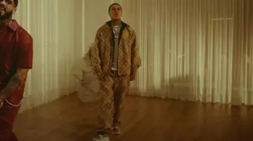 Zapatillas Burberry Beige Check & White Regis usadas por Blessd en BLESSD ❌ ANUEL AA | DEPORTIVO ???? (VIDEO OFICIAL)