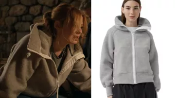 Sudadera con capucha gris de Alexandra Breckenridge en Virgin River