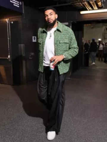 Nike Air Force 1 Low White usado por Karl-Anthony Towns en la cuenta de Instagram @nbafashionfits