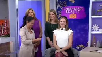 Veronica Beard Chaqueta Dickey larga y delgada usada por Ashlee Glazer como se ve en Today with Hoda & Jenna el 19 de diciembre de 2024