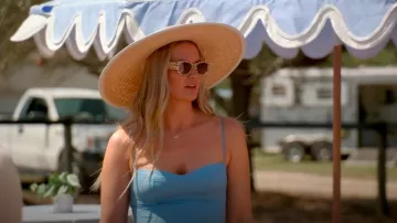 Gafas de sol Vans Showstopper usadas por Molly O'Connell como se ve en Southern Charm (T10E01)