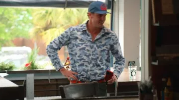 Camisa de camuflaje azul de Brooks Brothers usada por Shep Rose como se ve en Southern Charm (S10E03)