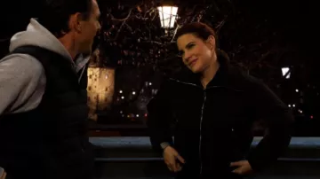 Anorak rembourré Zara Rib Trim porté par Sally Spectra (Courtney Hope) comme on le voit dans Les Feux de l’Amour le 13 décembre 2024