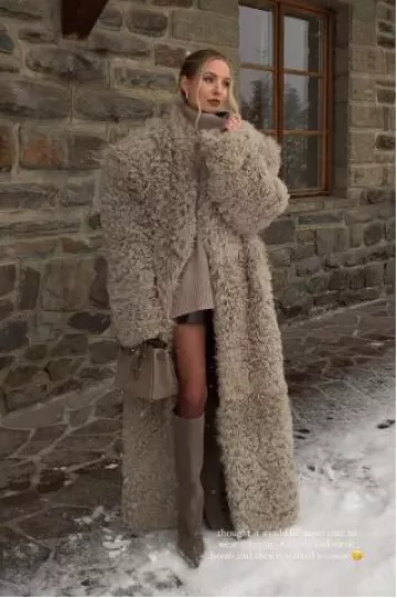 Hermes Birkin Gris worn by Leonie Hanne on her Instagram Story on December 23, 2024