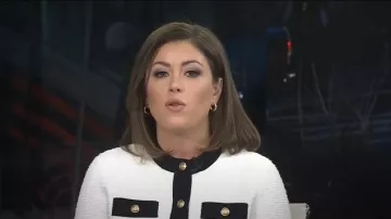 Alice + Olivia Claira Colorblocked Cardigan worn by Chloe Melas as seen in Today on December 23, 2024