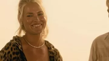 Landman Ali Larter Leopard Hoodie of Angela Norris (Ali Larter) in Landman (S01E08)