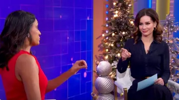 Ceinture Triomphe Celine Medium portée par Rebecca Jarvis vue dans Good Morning America le 20 décembre 2024