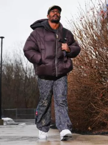 Jean Louis Vuitton Deep Indigo Western Brodé porté par Von Miller sur le compte Instagram @buffalobills