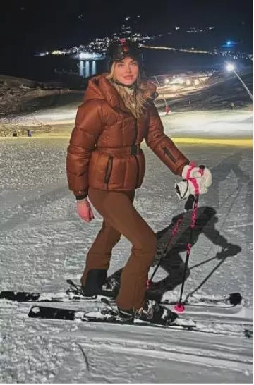 Casque de ski Prada Poc porté par Chiara Ferragni sur son post Instagram le 28 décembre 2024