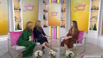 Alice + Olivia Dylan High Rise Wide Leg Pants in Forest Green worn by Hoda Kotb as seen in Today with Hoda & Jenna on December 26, 2024