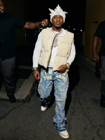Gilet sans col Beige Perplex porté par DaBaby sur le compte Instagram @dababy