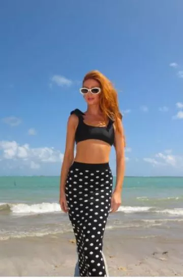 Gafas de sol ovaladas Chanel usadas por Marina Ruy Barbosa en su publicación de Instagram el 30 de diciembre de 2024