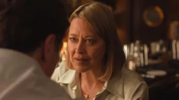 Alex Monroe Bumblebee Necklace worn by Hannah Stern (Nicola Walker) as seen in The Split (S04E01)