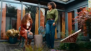 Mango Two-Tone Shoulder Bag worn by Stacey Embalo (Jessica Plummer) as seen in Missing You (S01E04)