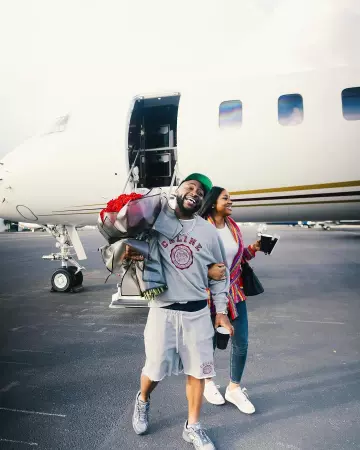 Zapatillas 'B30' de charol gris oscuro que ha lucido Davido en la cuenta de Instagram @davido