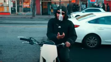 Sudadera con capucha negra con el logotipo de Balenciaga Activewear usada por Lil Baby en Lil Baby - Calles más frías | De La Cuadra [WEST END] Actuación ????