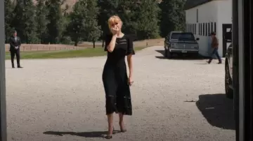Christian Louboutin Kate 100MM Patent Leather Pumps worn by Beth Dutton (Kelly Reilly) as seen in Yellowstone (S05E14)