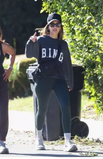 Anine Bing Tyler Logo-Print Cotton Sweatshirt worn by Jessica Alba in Los Angeles on January 6, 2025