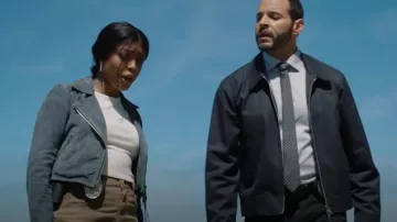 Urban Outfitters T-shirt pour bébé porté par Daphne Forrester (Javicia Leslie) comme on le voit dans High Potential (S01E08)